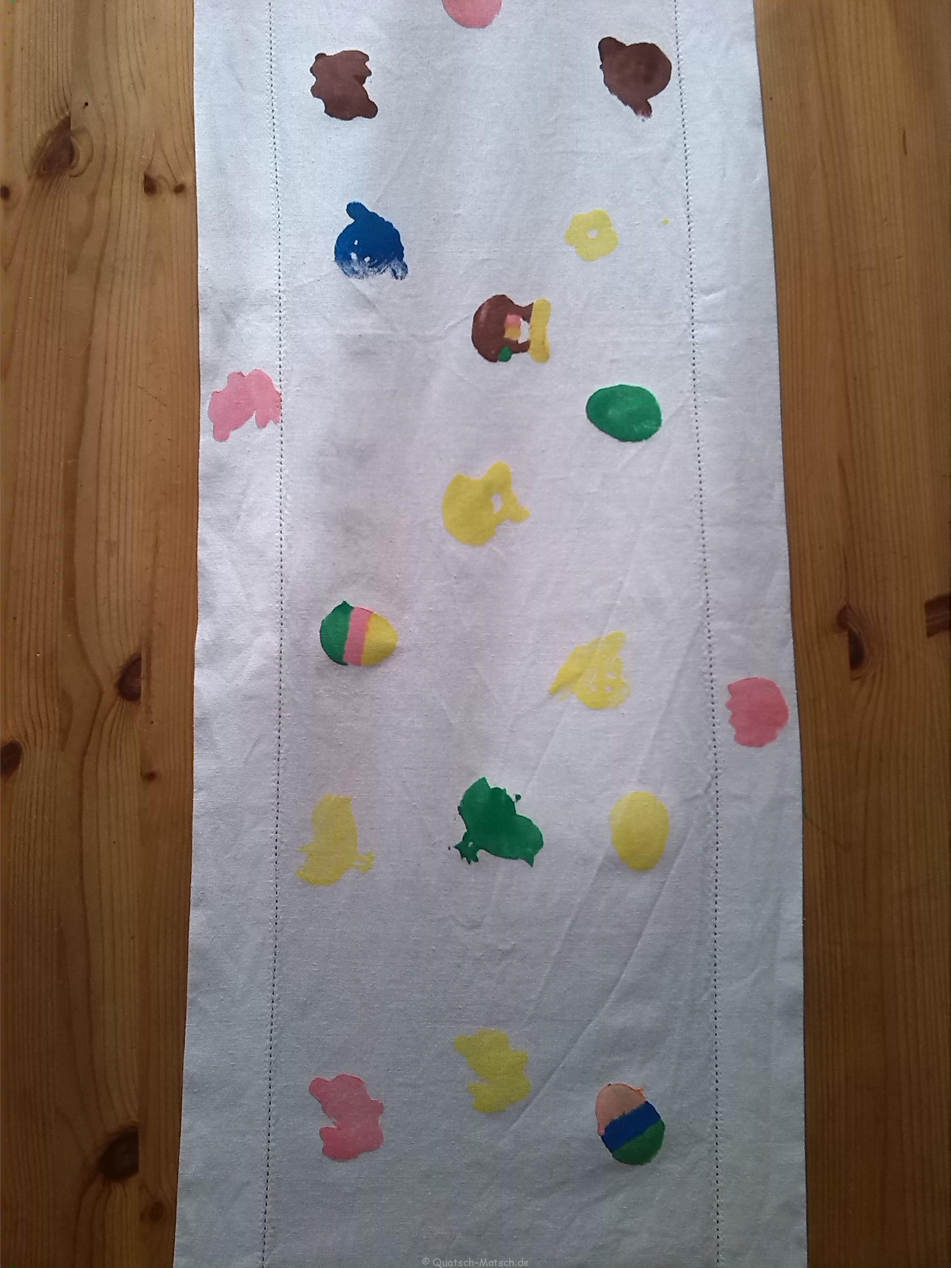 Tischdecke für Ostern – Kinderleicht selber machen