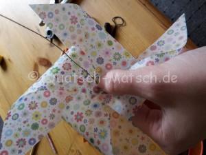 Windrad selber machen mit Folie und Draht