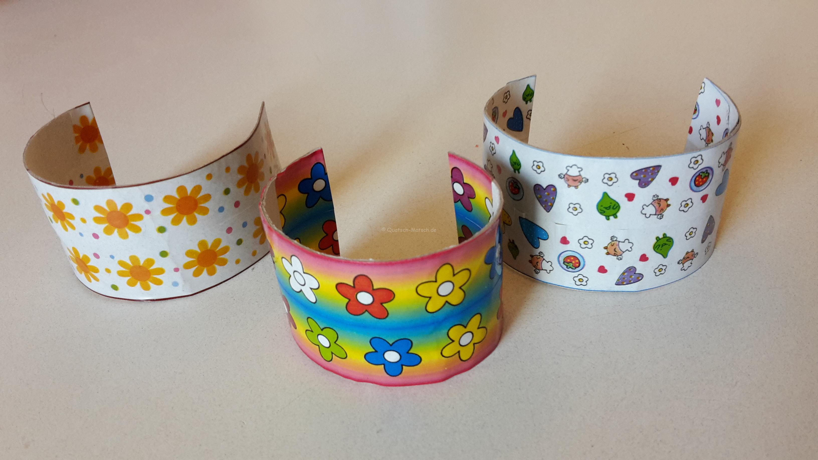 Armbänder aus Toilettenpapierrollen – DIY