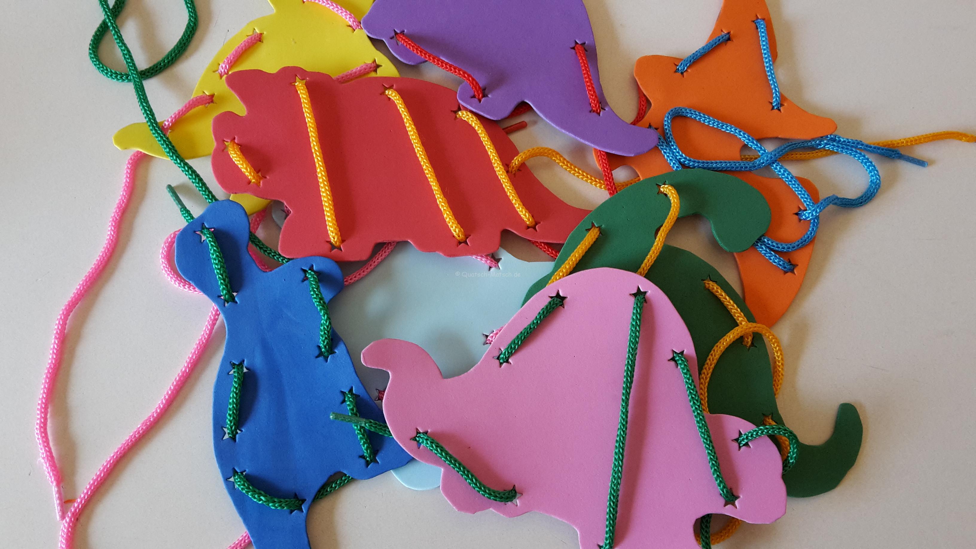 Fädelspiel aus Moosgummi selber machen – DIY