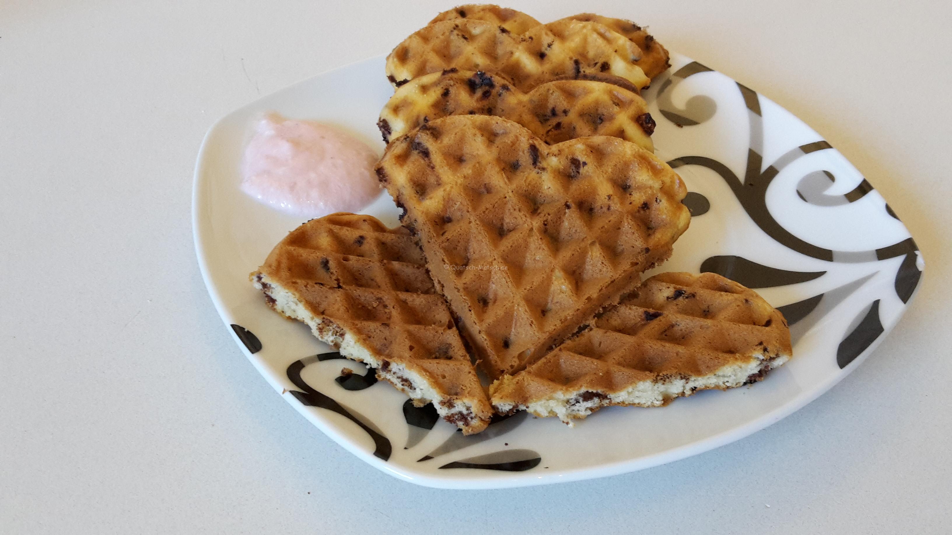 Schokowaffeln mit Erdbeerjoghurt