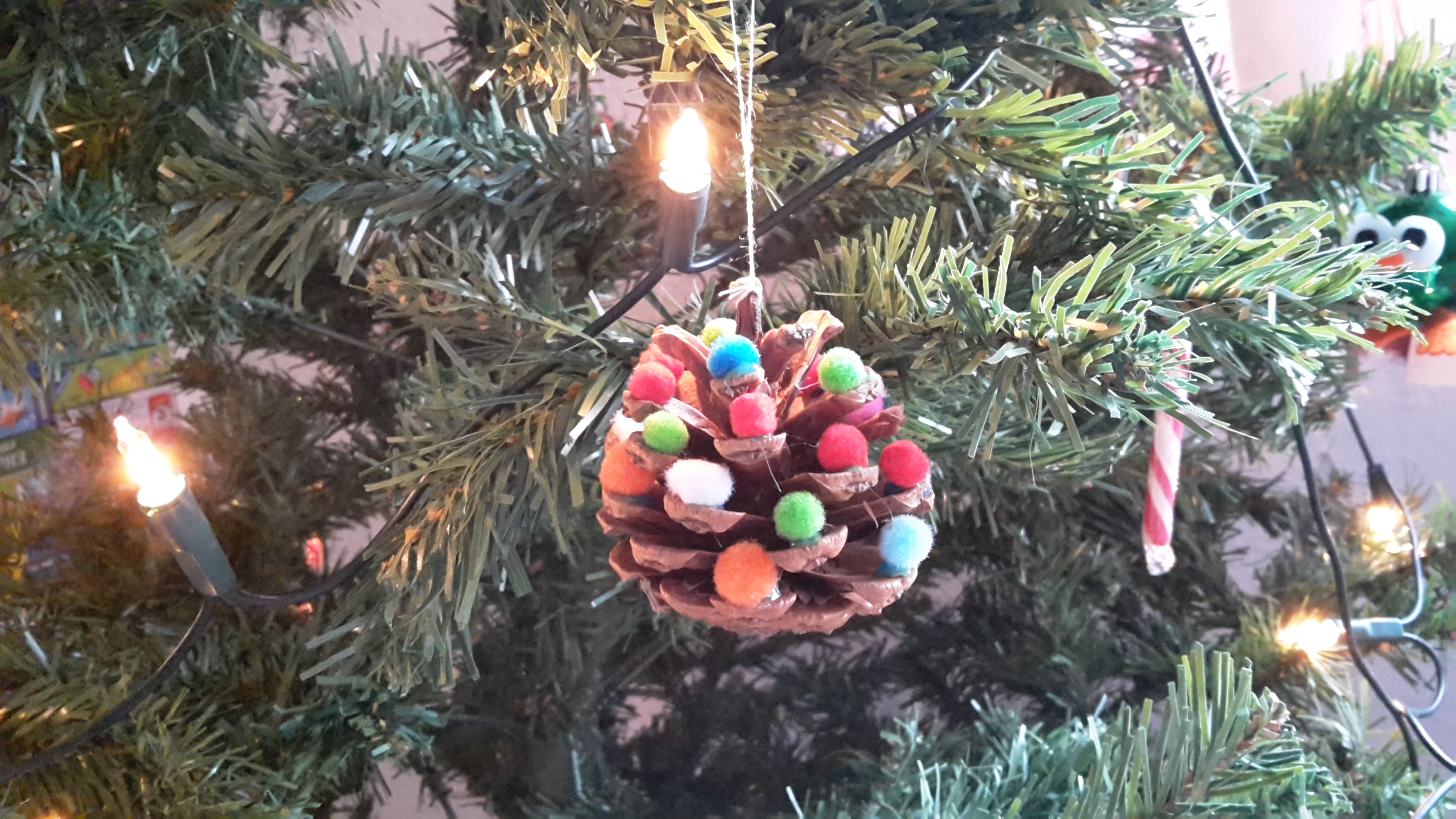 Wir schmücken den Weihnachtsbaum Teil I – 2016