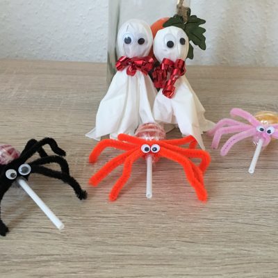 Süssigkeiten für Halloween verpacken