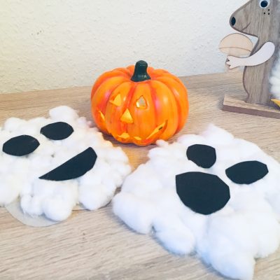 Watte Gespenster für Halloween basteln