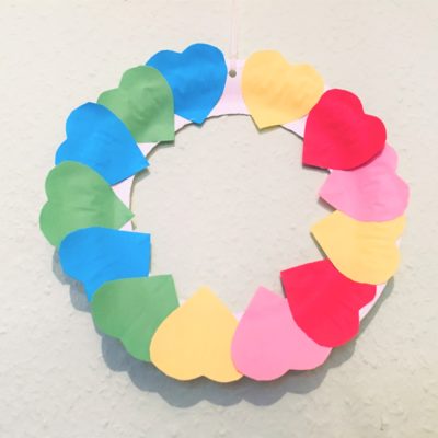Herzkranz aus Papier – Basteln für die Liebe